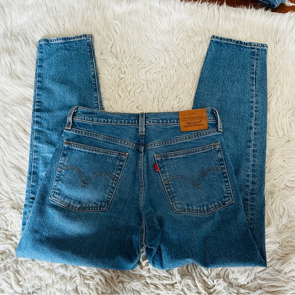 Levi's WEDGIE Premium Straight Leg High Rise Jeans - Size 26 - Picture 7 of 13